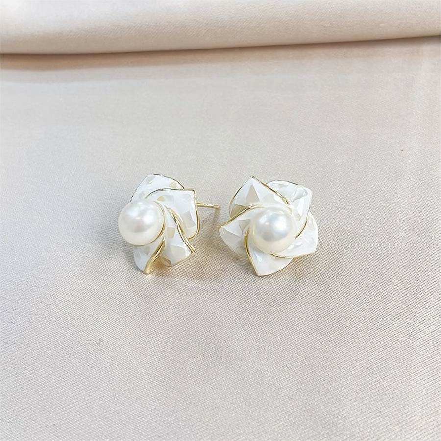 Camellia Seashell Natural Freshwater Pearl Stud Earrings - Bjeul