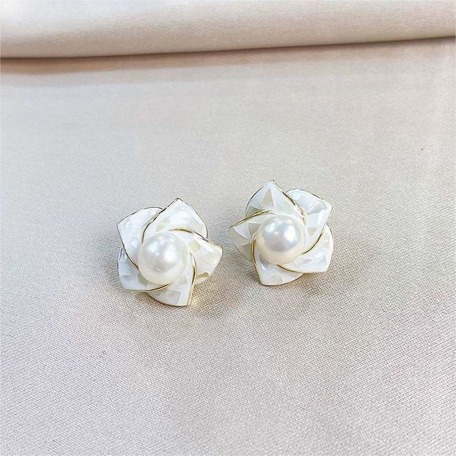 Camellia Seashell Natural Freshwater Pearl Stud Earrings - Bjeul